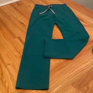 Hunter green figs pants XS